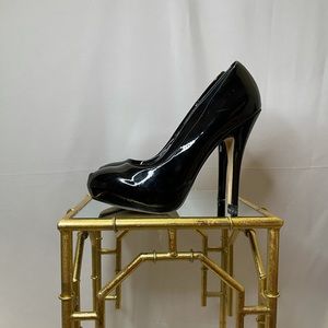 Steve Madden Platform Pumps